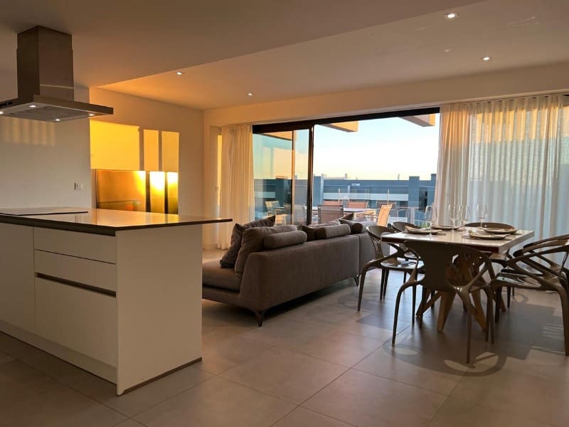 3 bedroom Apartment for rent in Estepona with pool garage - € 3,600 (Ref: 9471412)