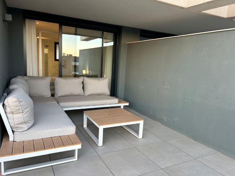 3 bedroom Apartment for rent in Estepona with pool garage - € 3,600 (Ref: 9471412)