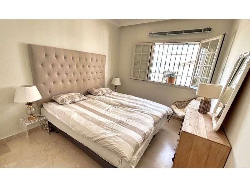 2 bedroom Apartment for rent in Aloha Golf - € 2,500 (Ref: 9471414)