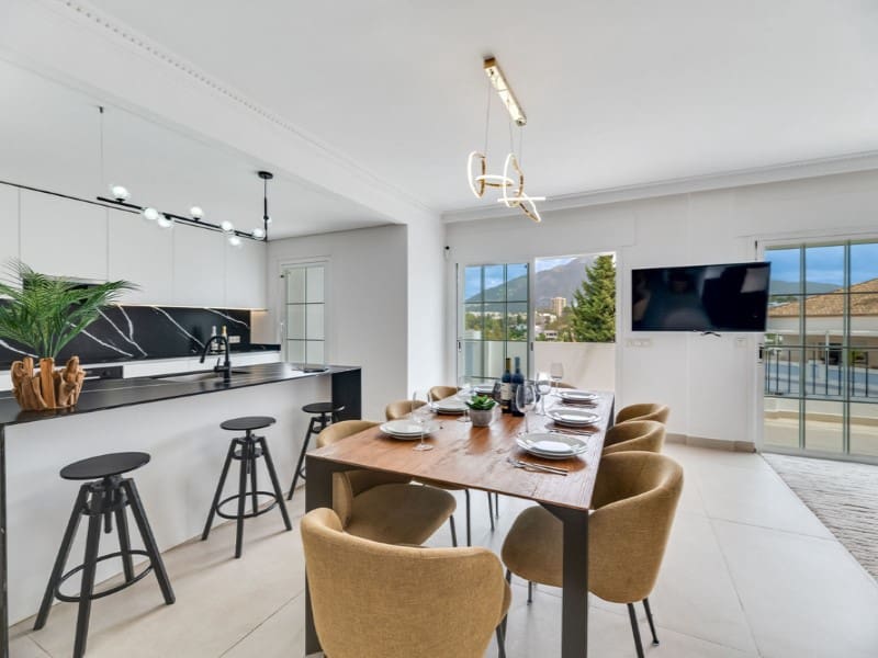 4 bedroom Apartment for rent in Nueva Andalucia with pool garage - € 4,000 (Ref: 9471416)