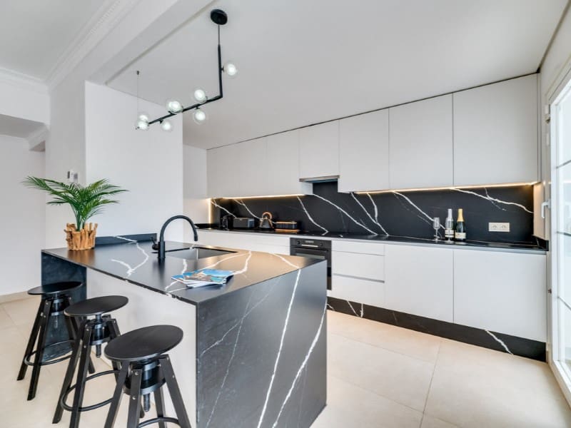 4 bedroom Apartment for rent in Nueva Andalucia with pool garage - € 4,000 (Ref: 9471416)