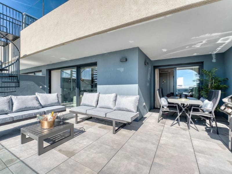 Penthouse de 2 chambres à louer à New Golden Mile avec piscine garage - 3 500 € (Ref: 9471418)