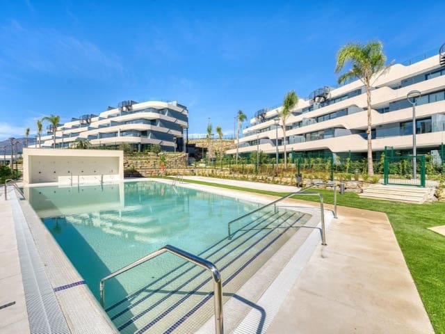 Penthouse de 2 chambres à louer à Selwo, Estepona avec piscine garage - 3 500 € (Ref: 9471418)