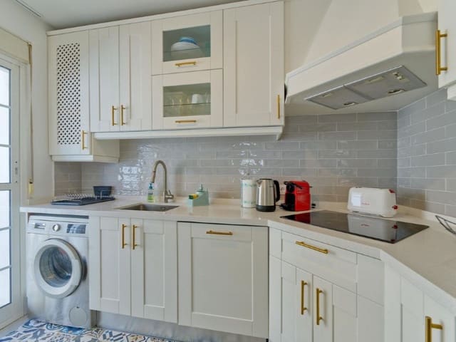 3 makuuhuone Kattohuoneisto vuokrattavana paikassa Marbella Centro, Marbella - 2 000 € (Ref: 9471419)