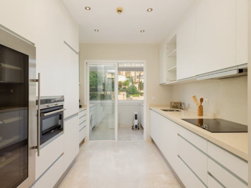 3 soveværelse Lejlighed til leje i Elviria med swimmingpool garage - € 2.500 (Ref: 9471421)