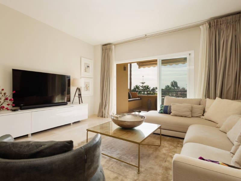 3 soveværelse Lejlighed til leje i Elviria med swimmingpool garage - € 2.500 (Ref: 9471421)