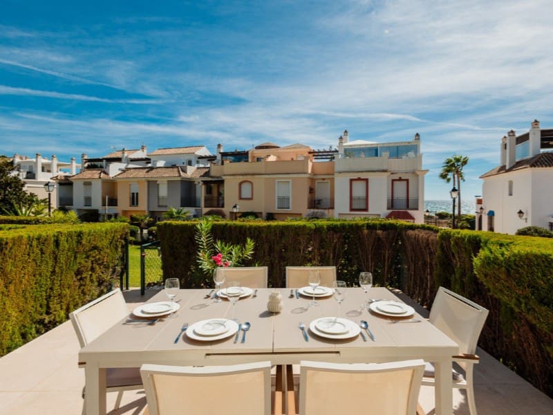 3 quarto Moradia Geminada para arrendar em Marbella com piscina garagem - 4 000 € (Ref: 9471422)