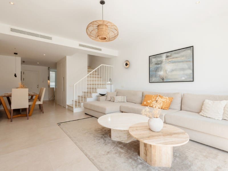 3 quarto Moradia Geminada para arrendar em Marbella com piscina garagem - 4 000 € (Ref: 9471422)