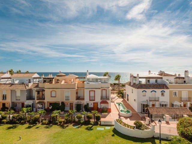 3 quarto Moradia Geminada para arrendar em Marbella Centro, Marbella com piscina garagem - 4 000 € (Ref: 9471422)