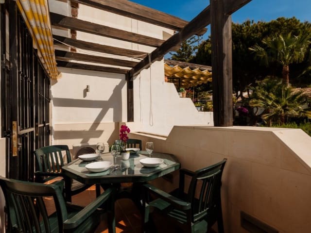 2 makuuhuone Huoneisto vuokrattavana paikassa Sierra Blanca, Marbella mukana uima-altaan 
autotalli - 1 500 € (Ref: 9471423)