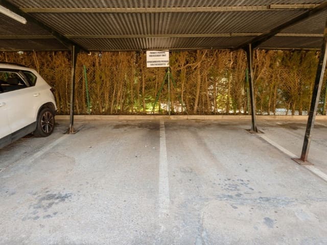 2 makuuhuone Huoneisto vuokrattavana paikassa Sierra Blanca, Marbella mukana uima-altaan 
autotalli - 1 500 € (Ref: 9471423)