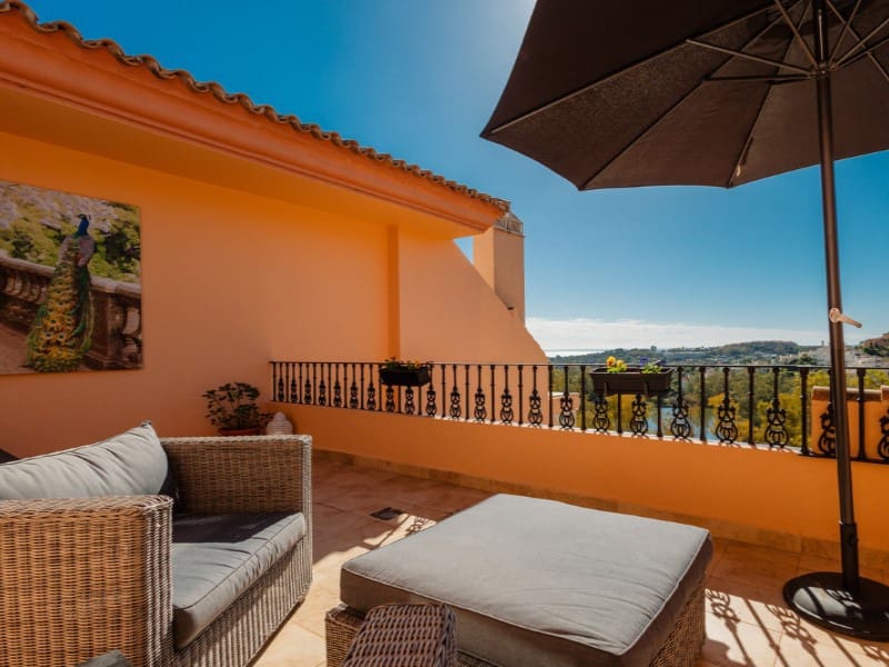 2 bedroom Penthouse for rent in Nueva Andalucia with pool garage - € 2,500 (Ref: 9471424)