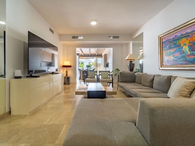 4 soverom Penthouse til leie i Marbella Centro, Marbella med svømmebasseng garasje - € 2 700 (Ref: 9471425)