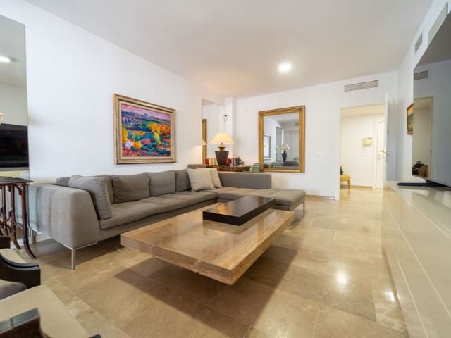 4 soverom Penthouse til leie i Marbella Centro, Marbella med svømmebasseng garasje - € 2 700 (Ref: 9471425)