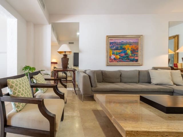 4 soverom Penthouse til leie i Marbella Centro, Marbella med svømmebasseng garasje - € 2 700 (Ref: 9471425)