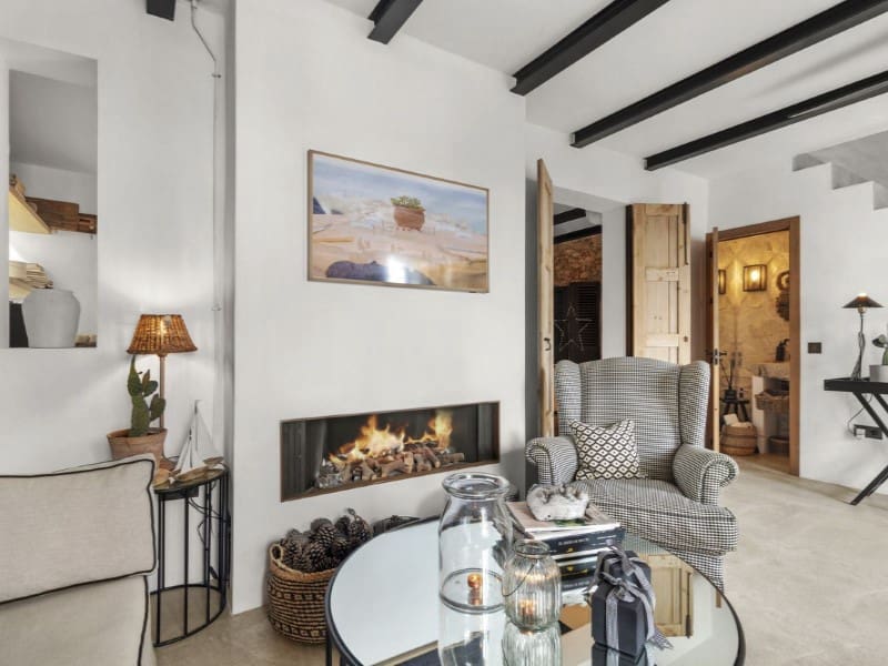 4 bedroom Semi-detached Villa for rent in Estepona with pool garage - € 7,500 (Ref: 9471426)