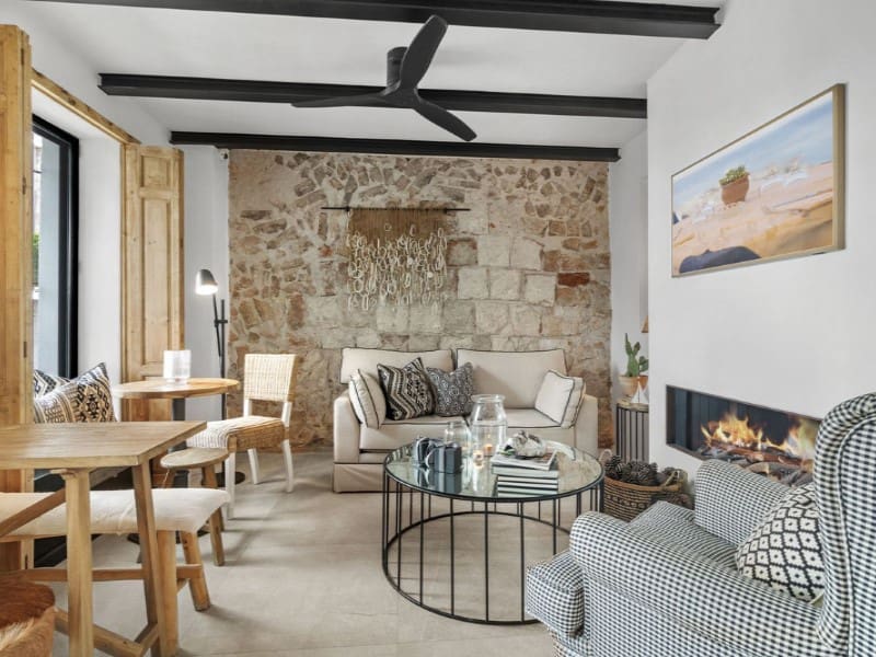 4 bedroom Semi-detached Villa for rent in Estepona with pool garage - € 7,500 (Ref: 9471426)