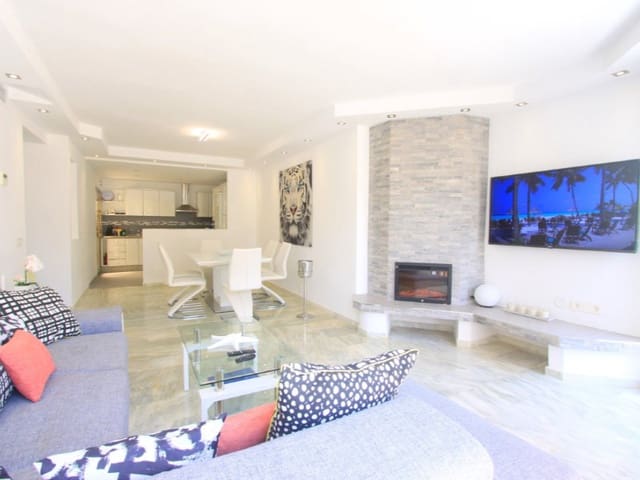 2 soveværelse Lejlighed til leje i Elviria, Marbella med swimmingpool - € 1.800 (Ref: 9471427)