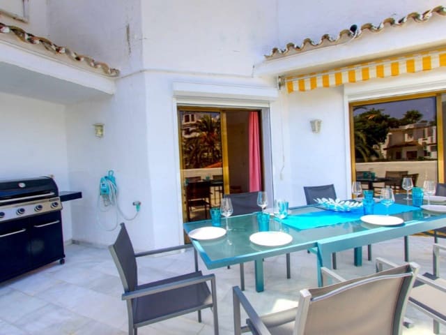 2 soveværelse Lejlighed til leje i Elviria, Marbella med swimmingpool - € 1.800 (Ref: 9471427)
