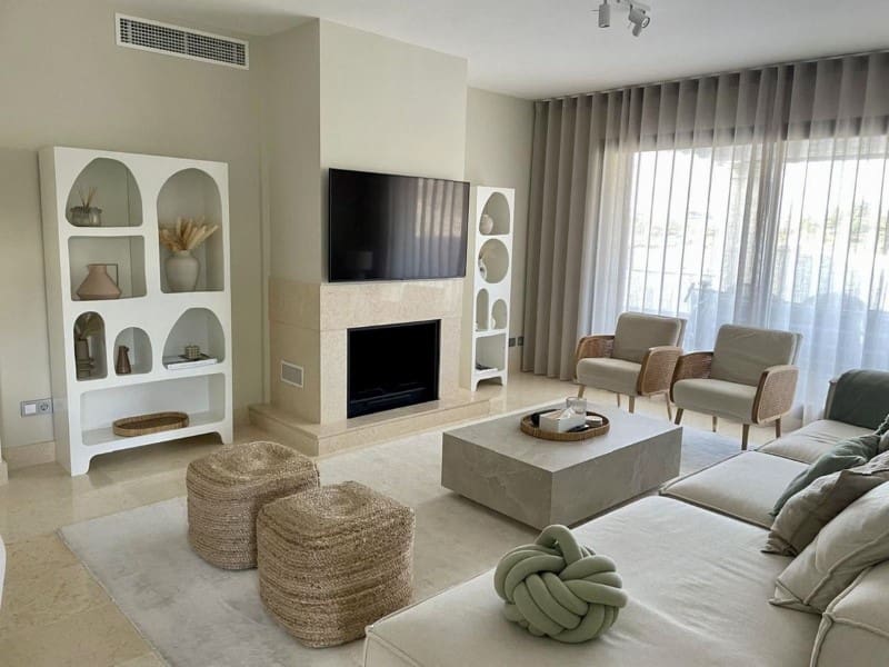 Penthouse de 3 chambres à louer à Benahavis avec piscine garage - 4 500 € (Ref: 9471428)