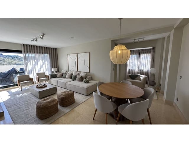 Penthouse de 3 chambres à louer à Benahavís pueblo, Benahavís avec piscine garage - 4 500 € (Ref: 9471428)