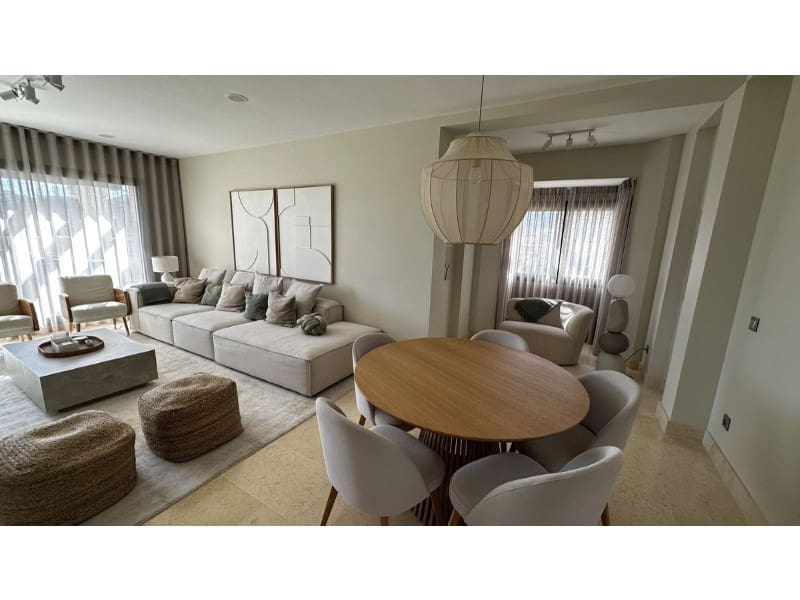 Penthouse de 3 chambres à louer à Benahavis avec piscine garage - 4 500 € (Ref: 9471428)