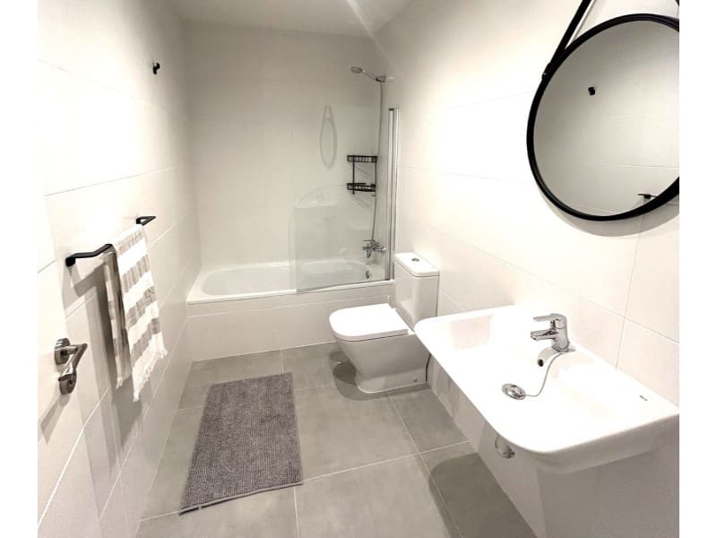 2 bedroom Apartment for rent in Nueva Andalucia with garage - € 2,400 (Ref: 9471429)