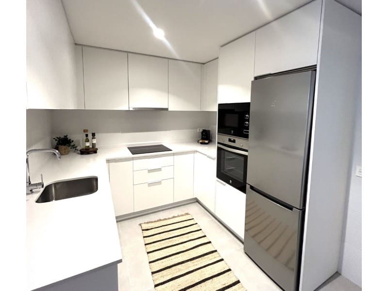 2 bedroom Apartment for rent in Nueva Andalucia with garage - € 2,400 (Ref: 9471429)