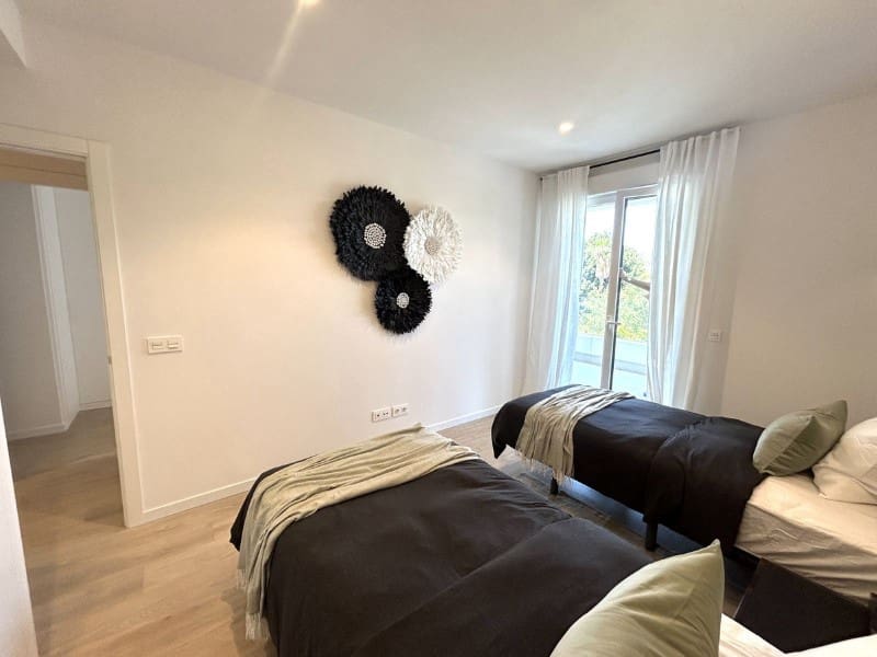 2 bedroom Apartment for rent in Nueva Andalucia with garage - € 2,400 (Ref: 9471429)