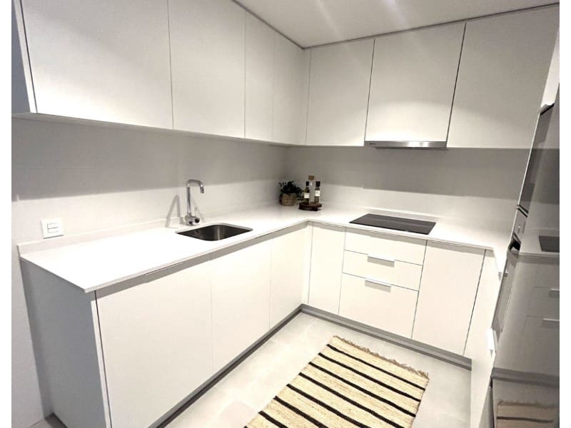 2 bedroom Apartment for rent in Nueva Andalucia with garage - € 2,400 (Ref: 9471429)