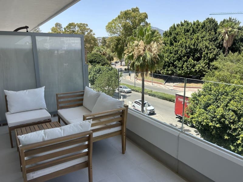 2 bedroom Apartment for rent in Nueva Andalucia with garage - € 2,400 (Ref: 9471429)