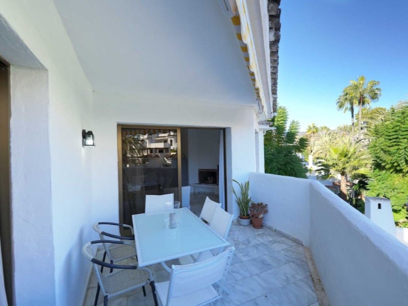 3 soveværelse Lejlighed til leje i Elviria med swimmingpool - € 1.900 (Ref: 9471430)