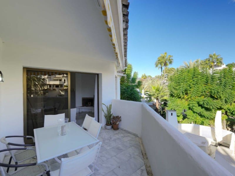 3 soveværelse Lejlighed til leje i Elviria med swimmingpool - € 1.900 (Ref: 9471430)