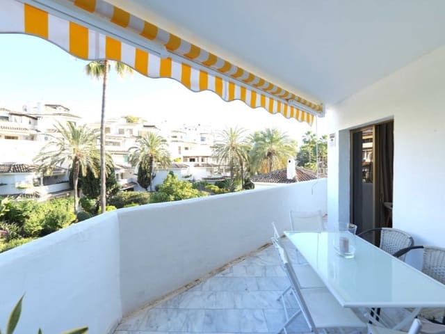 3 soveværelse Lejlighed til leje i Elviria, Marbella med swimmingpool - € 1.900 (Ref: 9471430)