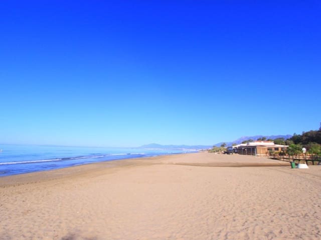 3 soveværelse Lejlighed til leje i Elviria, Marbella med swimmingpool - € 1.900 (Ref: 9471430)