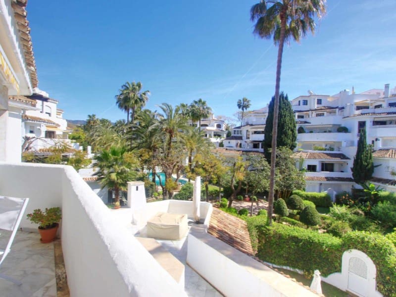 3 soveværelse Lejlighed til leje i Elviria med swimmingpool - € 1.900 (Ref: 9471430)