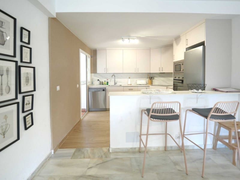 3 soveværelse Lejlighed til leje i Elviria med swimmingpool - € 1.900 (Ref: 9471430)