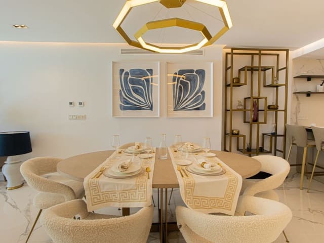 4 soveværelse Semi-Rækkehus til leje i Marbella Centro, Marbella med swimmingpool garage - € 10.000 (Ref: 9471431)