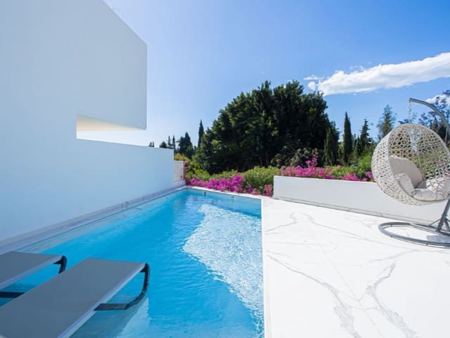 4 soveværelse Semi-Rækkehus til leje i Marbella Centro, Marbella med swimmingpool garage - € 10.000 (Ref: 9471431)