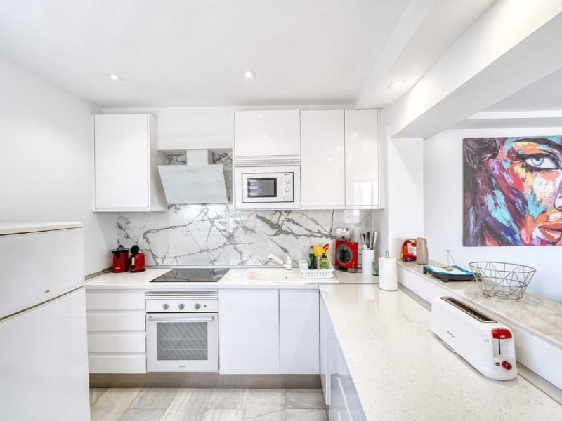 2 soveværelse Penthouse til leje i Elviria med swimmingpool garage - € 1.900 (Ref: 9471432)