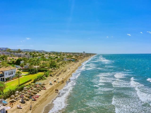 2 soveværelse Penthouse til leje i Elviria, Marbella med swimmingpool garage - € 1.900 (Ref: 9471432)