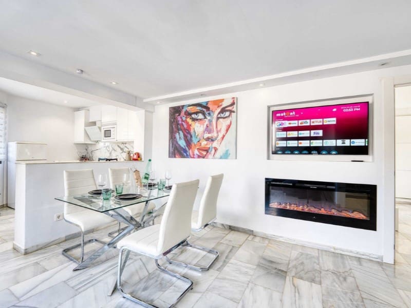 2 soveværelse Penthouse til leje i Elviria med swimmingpool garage - € 1.900 (Ref: 9471432)