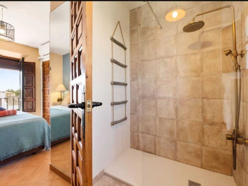 2 makuuhuone Paritalo vuokrattavana paikassa Nueva Andalucia mukana uima-altaan 
autotalli - 3 000 € (Ref: 9471434)