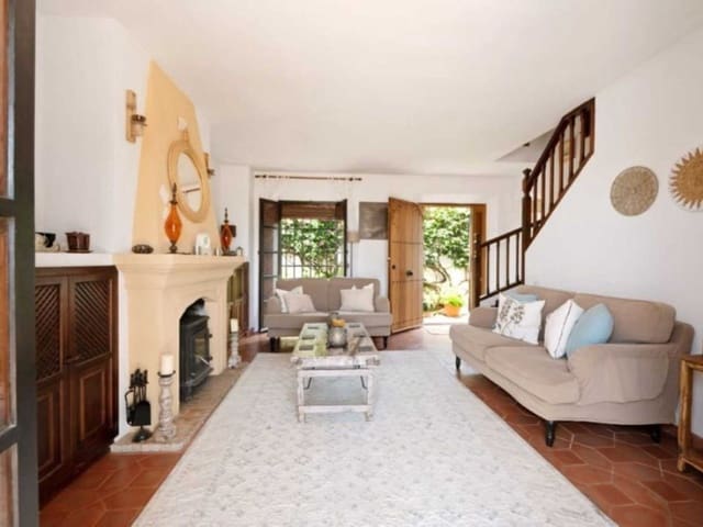 2 makuuhuone Paritalo vuokrattavana paikassa Nueva Andalucia, Marbella mukana uima-altaan 
autotalli - 3 000 € (Ref: 9471434)