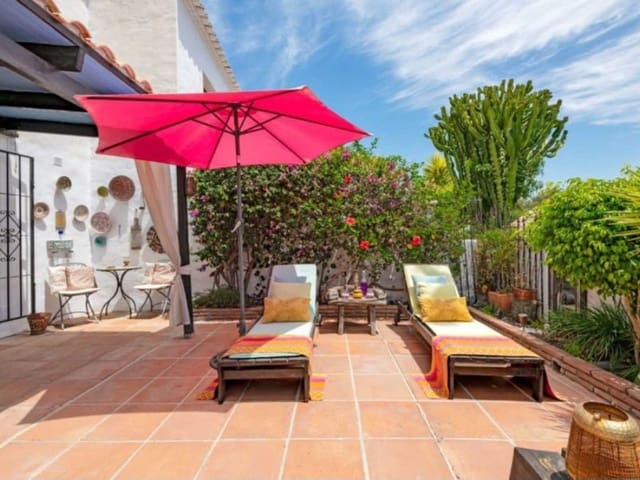 2 makuuhuone Paritalo vuokrattavana paikassa Nueva Andalucia, Marbella mukana uima-altaan 
autotalli - 3 000 € (Ref: 9471434)