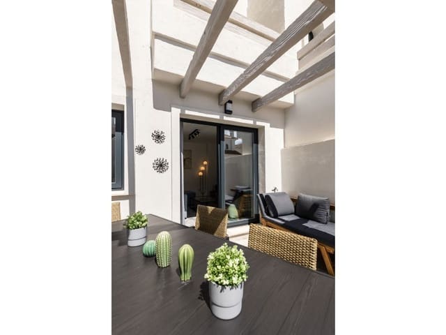 3 soverom Kjedet enebolig til leie i Marbella Centro, Marbella med svømmebasseng garasje - € 3 500 (Ref: 9471435)