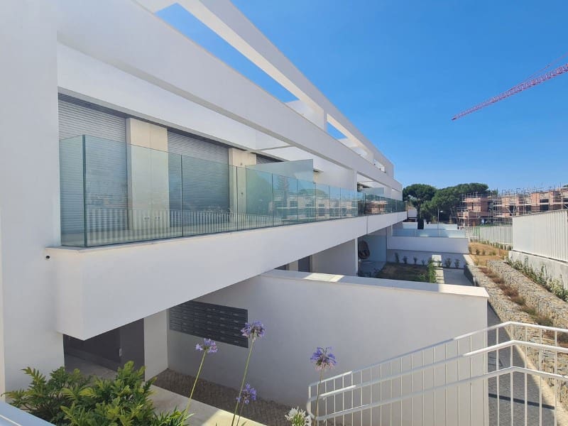 2 soveværelse Lejlighed til leje i Elviria med swimmingpool garage - € 2.950 (Ref: 9471437)