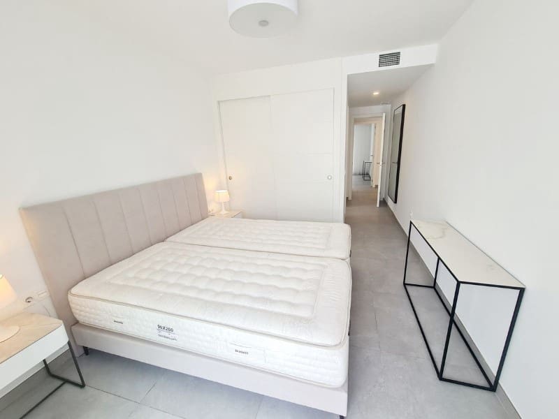 2 soveværelse Lejlighed til leje i Elviria med swimmingpool garage - € 2.950 (Ref: 9471437)