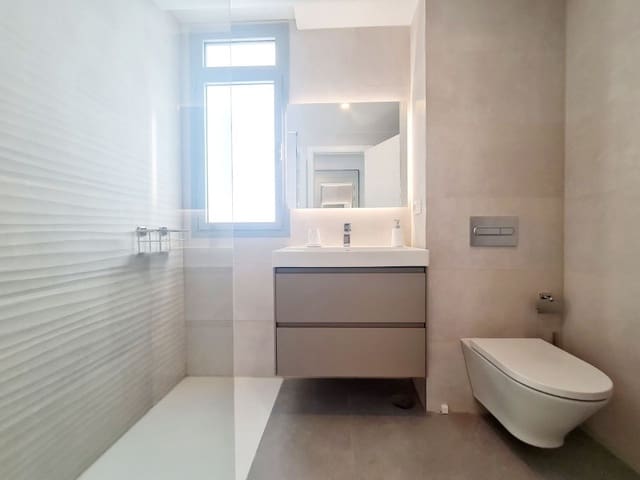 2 soveværelse Lejlighed til leje i Elviria, Marbella med swimmingpool garage - € 2.950 (Ref: 9471437)