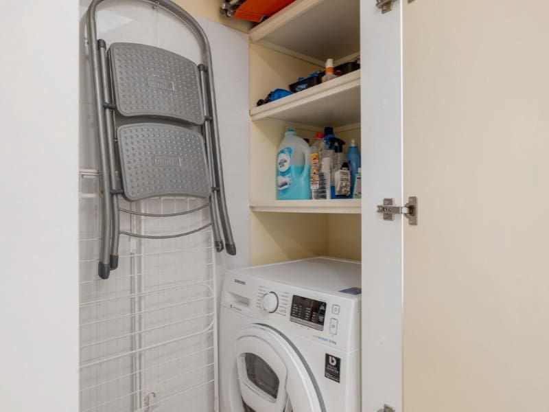 Penthouse de 2 chambres à louer à Estepona avec piscine garage - 2 200 € (Ref: 9471439)